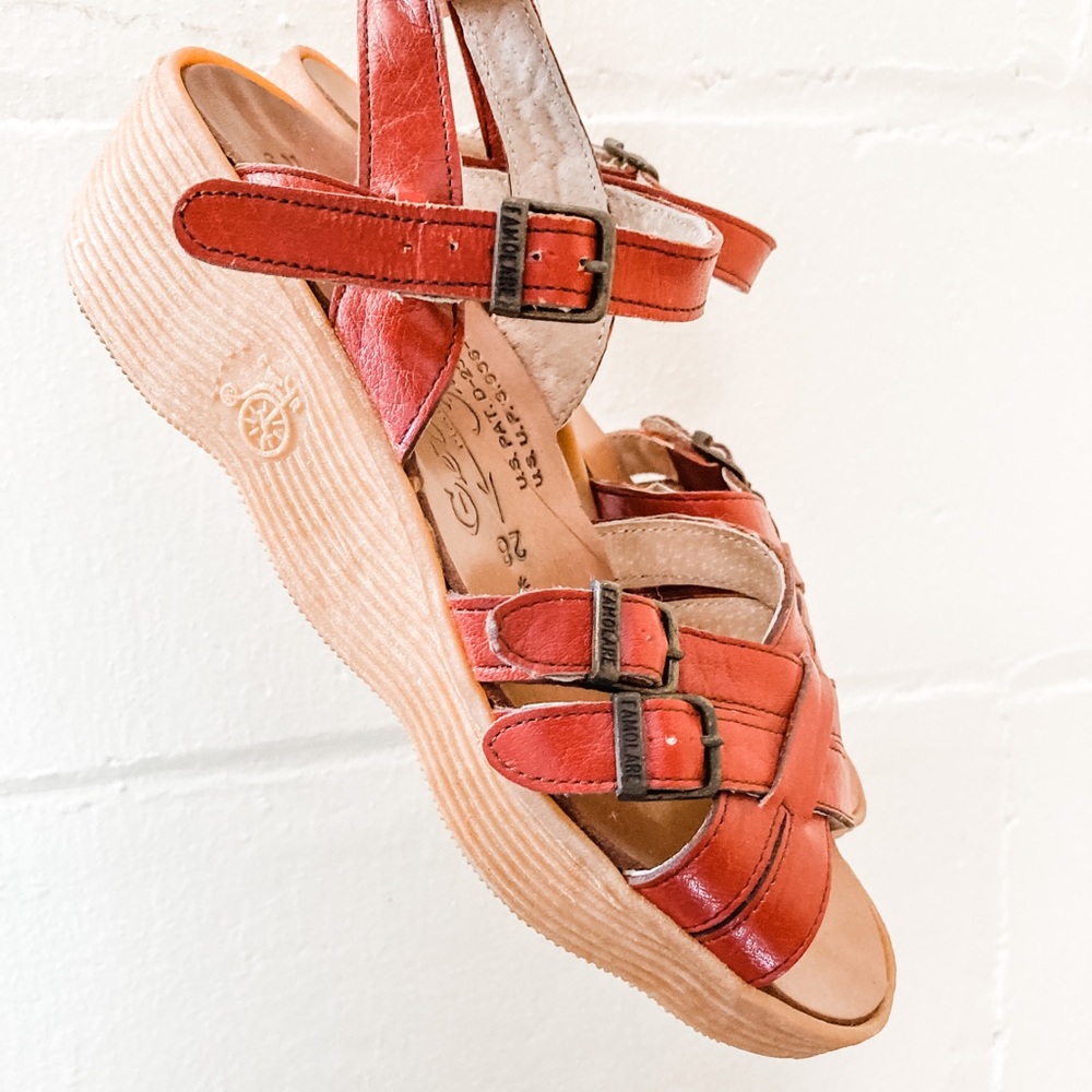 60’s Vintage Famolare Sandals in Size 6